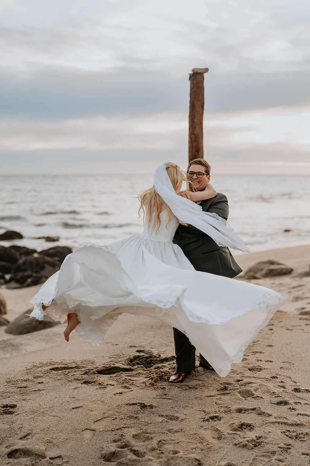 Why Couples Should Opt For Wedding Sunset Photos