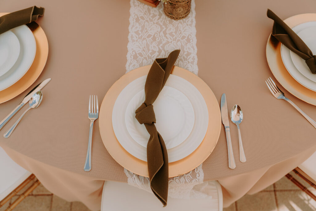 reception table decor at the homestead in oak glen